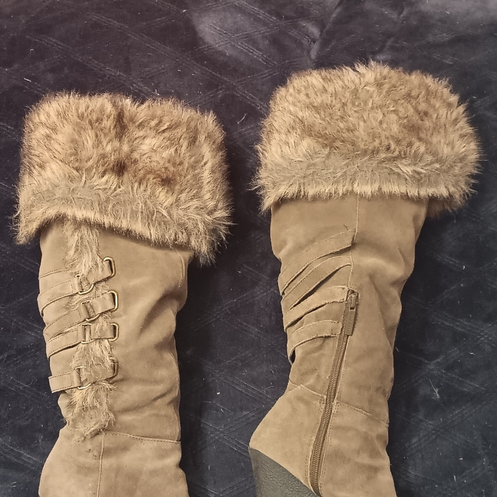 Nine West Brown Fur-Trimmed Winter Boots